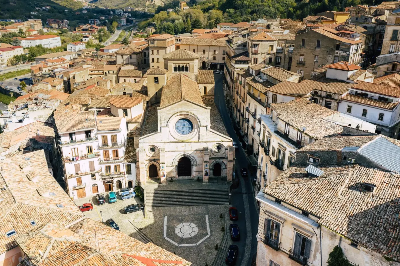 Il Duomo e i tetti del centro storico, visti dall'alto