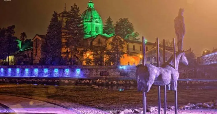 Foto: Statua di Alarico, Presso la confluenza Crati-Busento